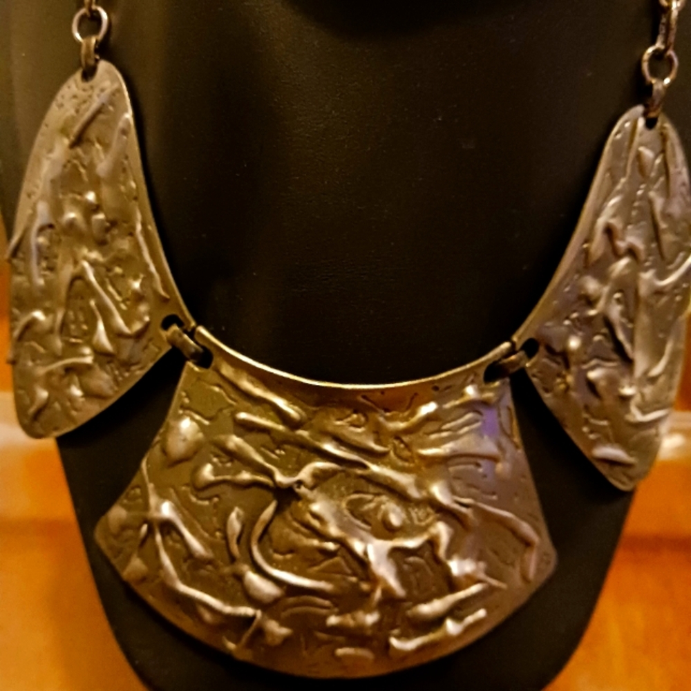 ]Dyadema silver tone necklace.